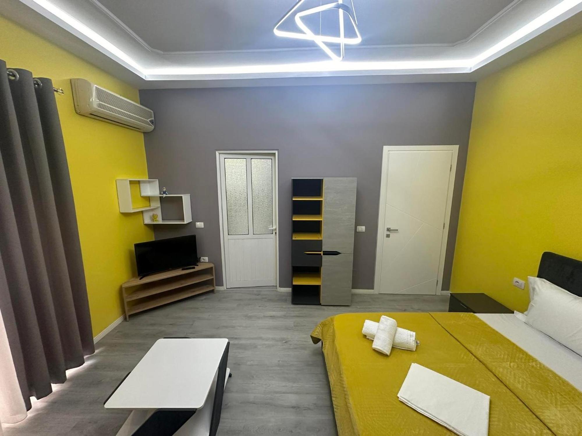 Algen Room'S Berat Exterior photo